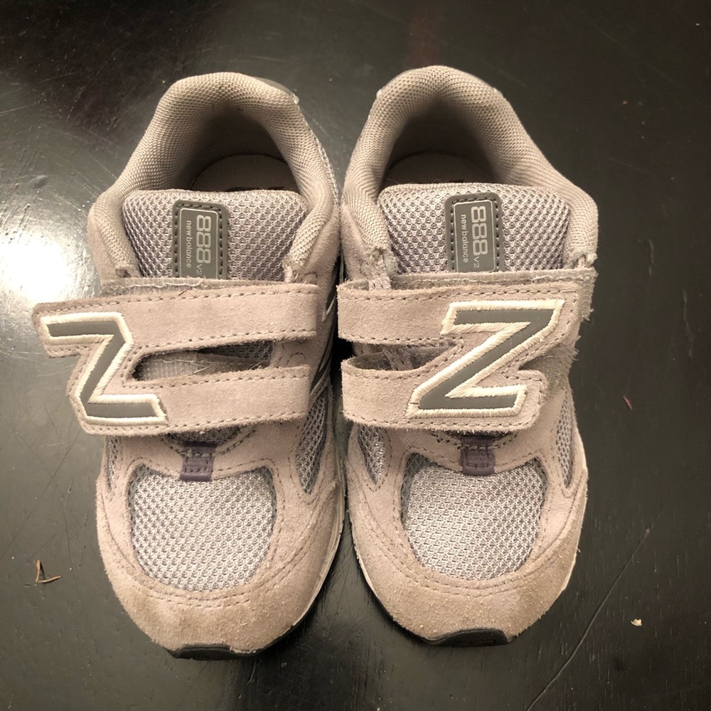 Grey size 9 New Balance sneakers worn once like new